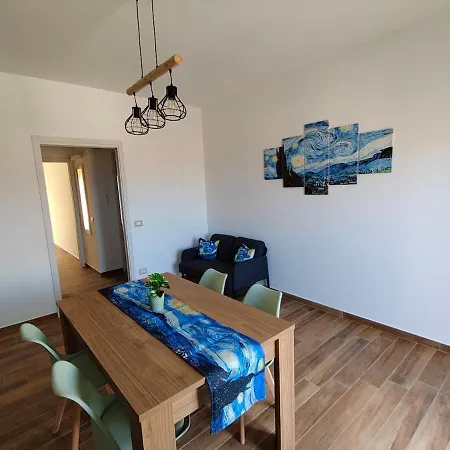 Glam House Gogh *