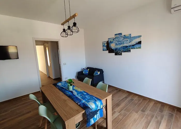Glam House Gogh *
